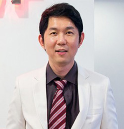 披實醫生醫院董事、負責人